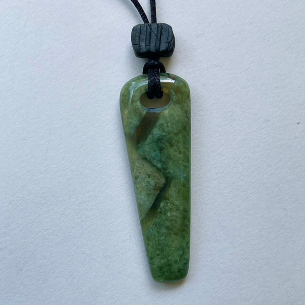 Hand-Carved Jade Pendant Necklace: Elegant Natural Gemstone Jewelry