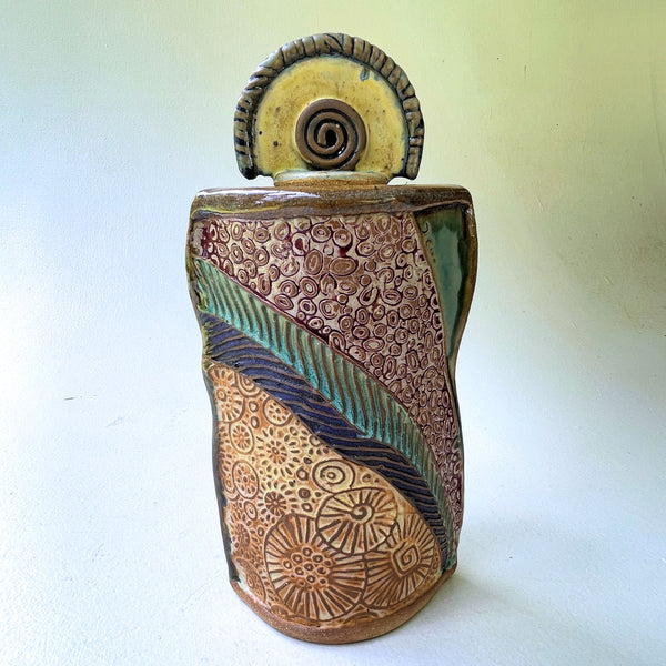 Robin Pottery Vessel with Lid - Handmade Ceramic Art