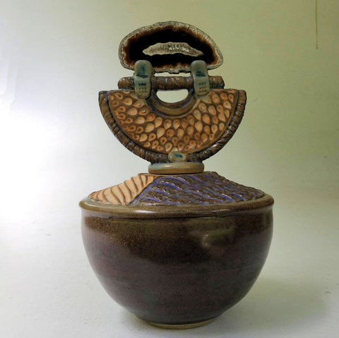 Pottery Vessel with Agate Lid